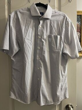 johnnie-O Short-Sleeve Button-Down Shirt in White and Gray Geometric Print
